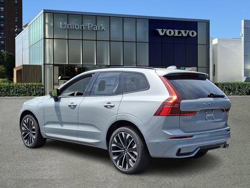 Vapour Grey Metallic 2026 Volvo XC60 Plug-In Hybrid Ultra