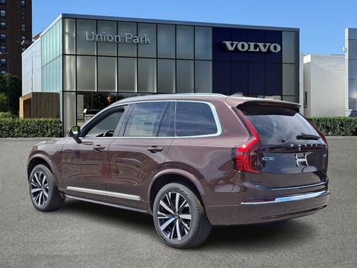 Mulberry Red Metallic 2026 Volvo XC90 Core