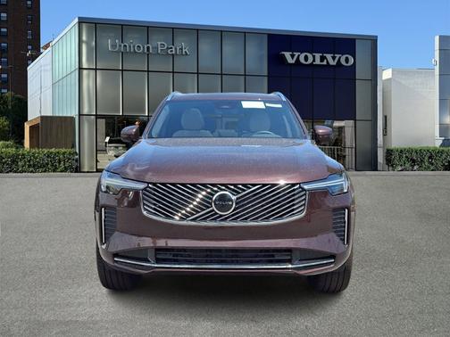 Mulberry Red Metallic 2026 Volvo XC90 Core