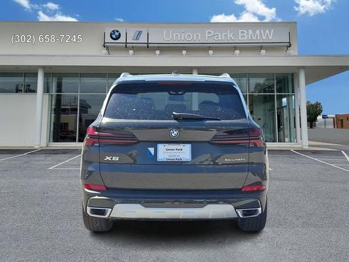 Dravit Grey Metallic 2026 BMW X5 xDrive50e