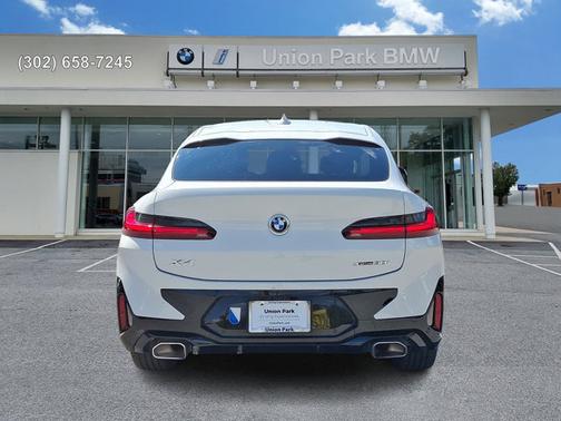 2025 BMW X4 xDrive30i