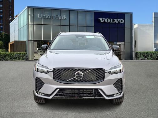 2026 Volvo XC60 Plus