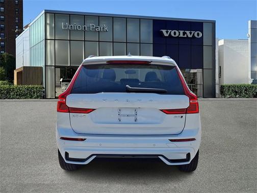 2025 Volvo XC60 Plus