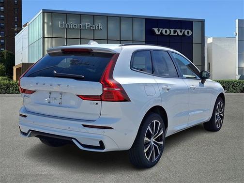2025 Volvo XC60 Plus