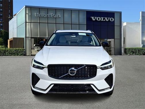 2025 Volvo XC60 Plus