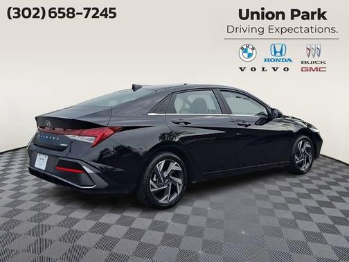 Abyss Black 2024 Hyundai ELANTRA Limited