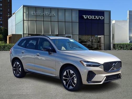 Bright Dusk Metallic 2026 Volvo XC60 Plus