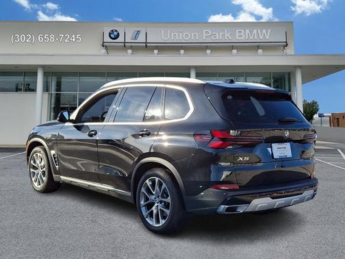 Black Sapphire Metallic 2024 BMW X5 xDrive40i