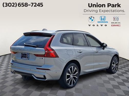 Silver Dawn Metallic 2023 Volvo XC60 Plus Dark Theme