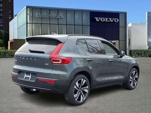 Forest Lake 2026 Volvo XC40 Plus