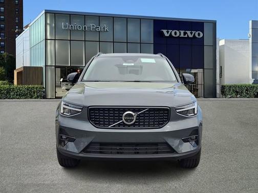 Forest Lake 2026 Volvo XC40 Plus