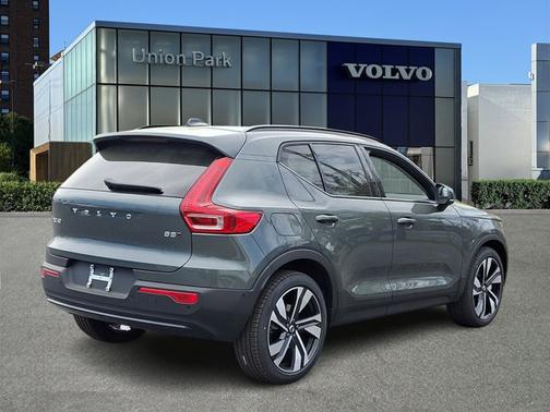 Forest Lake 2026 Volvo XC40 Plus