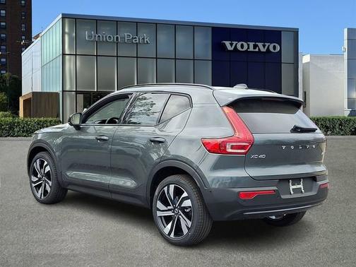 Forest Lake 2026 Volvo XC40 Plus