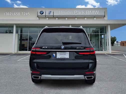 Black Sapphire Metallic 2023 BMW X7 xDrive40i