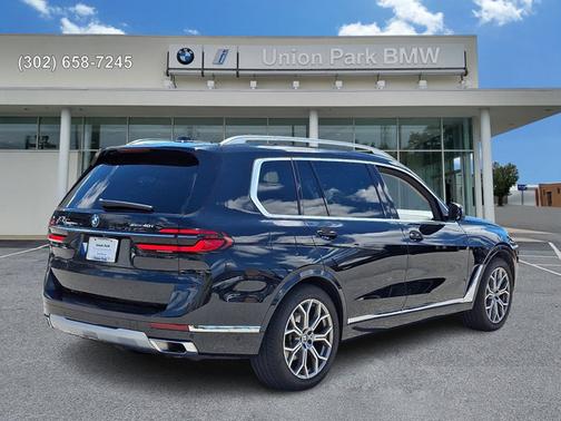 Black Sapphire Metallic 2023 BMW X7 xDrive40i