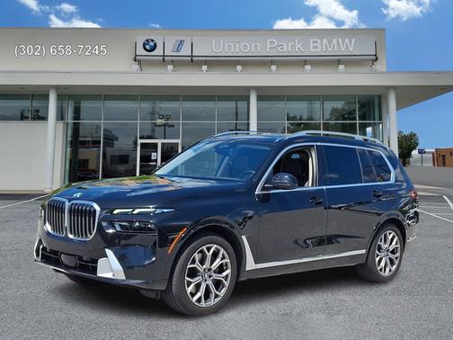 Black Sapphire Metallic 2023 BMW X7 xDrive40i