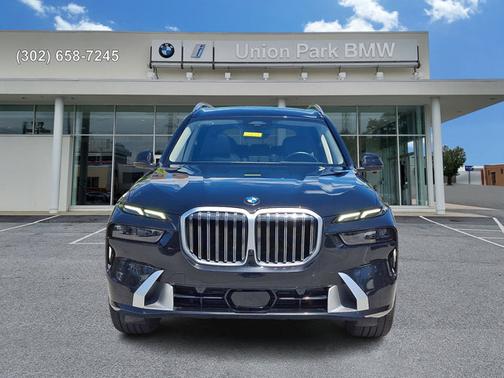 Black Sapphire Metallic 2023 BMW X7 xDrive40i