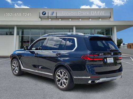 Black Sapphire Metallic 2023 BMW X7 xDrive40i