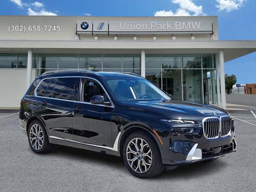 Black Sapphire Metallic 2023 BMW X7 xDrive40i