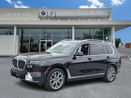 Black Sapphire Metallic 2023 BMW X7 xDrive40i