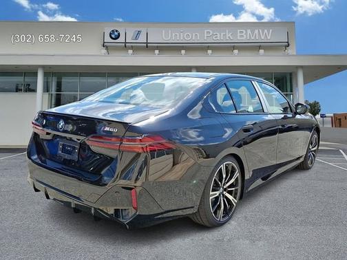 Black Sapphire Metallic 2026 BMW i5 M60