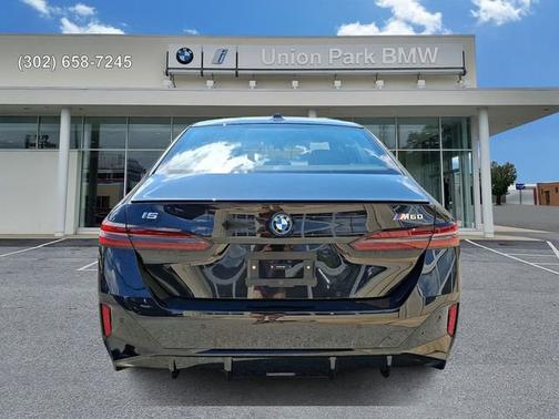 Black Sapphire Metallic 2026 BMW i5 M60