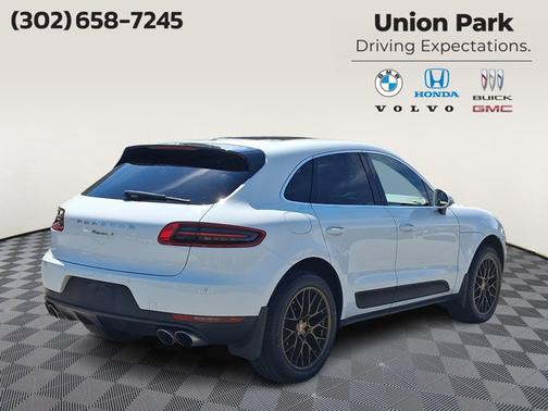 White - 0Q 2015 Porsche Macan S