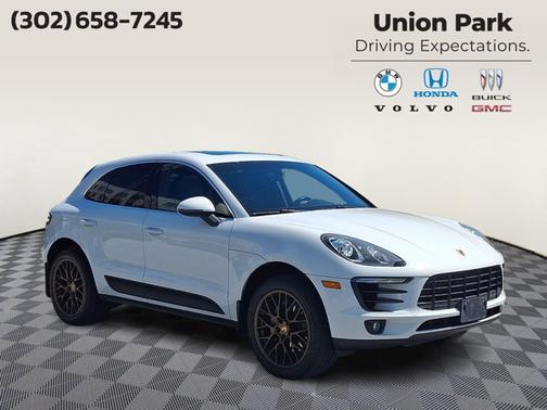 White - 0Q 2015 Porsche Macan S