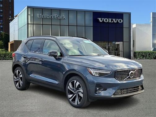 2026 Volvo XC40 Plus