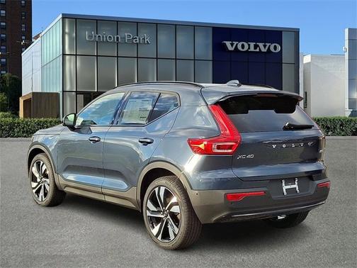 2026 Volvo XC40 Plus