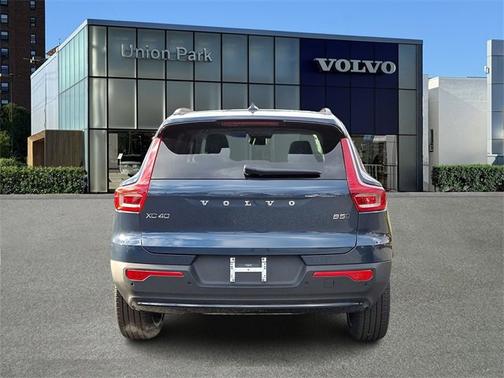 2026 Volvo XC40 Plus