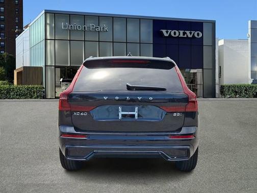 Onyx Black Metallic 2026 Volvo XC60 Core