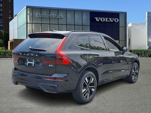 Onyx Black Metallic 2026 Volvo XC60 Core