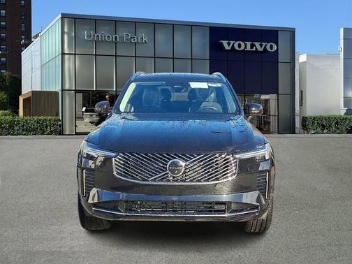 2026 Volvo XC90 Plus