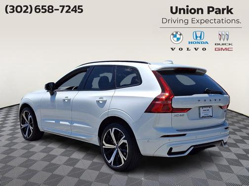 Crystal White Metallic 2023 Volvo XC60 Ultimate Dark Theme