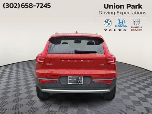 2023 Volvo XC40 Plus Bright Theme