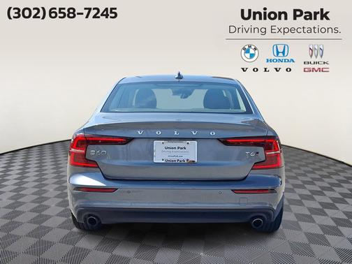 2020 Volvo S60 T6 Momentum