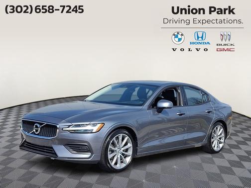 2020 Volvo S60 T6 Momentum