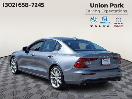 2020 Volvo S60 T6 Momentum