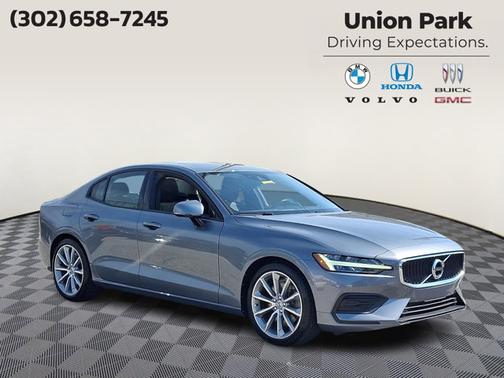 2020 Volvo S60 T6 Momentum