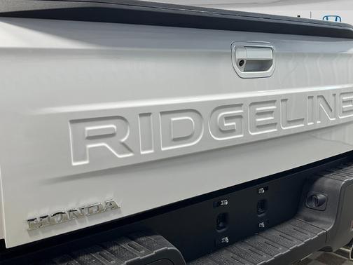 Platinum White Pearl 2026 Honda Ridgeline RTL