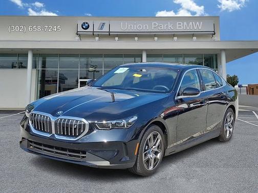 Black Sapphire Metallic 2024 BMW i5 eDrive40
