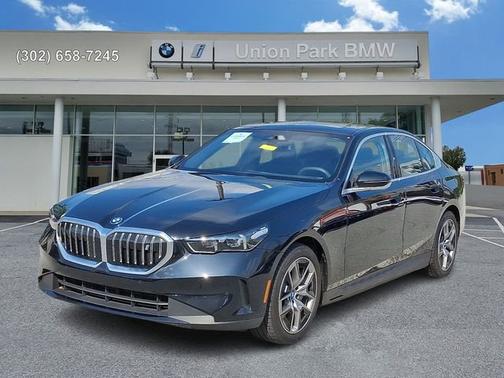 Black Sapphire Metallic 2024 BMW i5 eDrive40