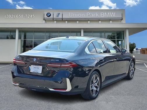 Black Sapphire Metallic 2024 BMW i5 eDrive40