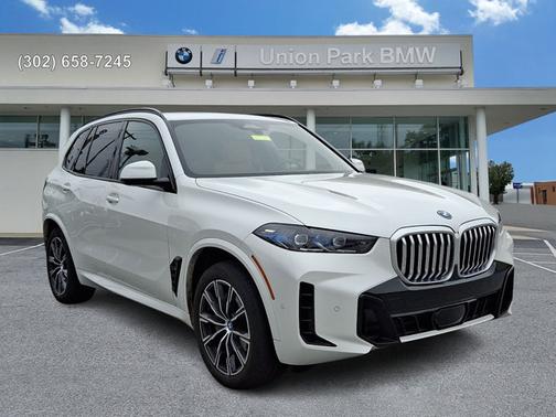 Mineral White Metallic 2024 BMW X5 xDrive50e