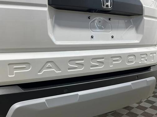 Platinum White Pearl 2026 Honda Passport RTL