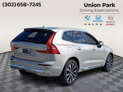 Silver Dawn Metallic 2023 Volvo XC60 Plus Bright Theme