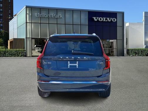 Denim Blue Metallic 2026 Volvo XC90 Plug-In Hybrid Plus