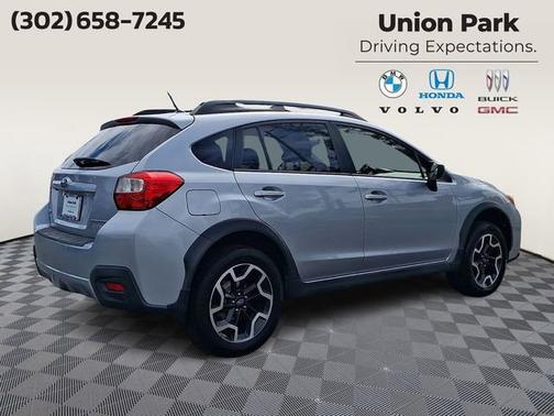 Ice Silver Metallic 2016 Subaru Crosstrek 2.0i