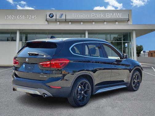 Black Sapphire Metallic 2018 BMW X1 xDrive28i